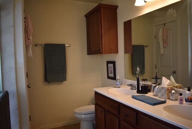 Building Photo - 2216 Arrowhead Dr