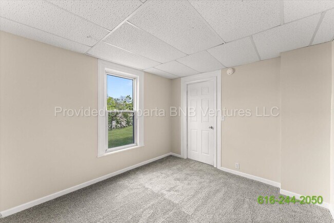 Building Photo - 1720 State St