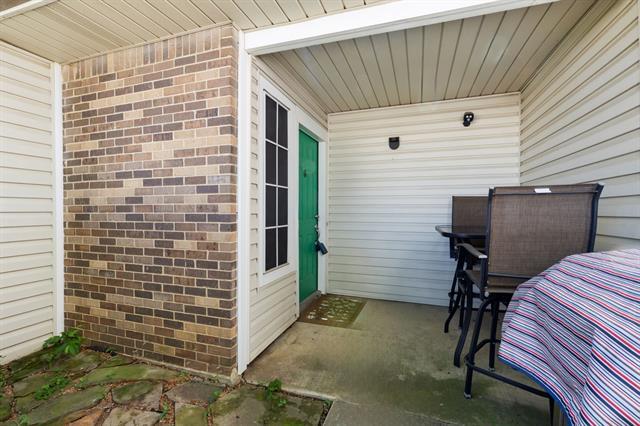 Building Photo - 724 Creekwood Ct