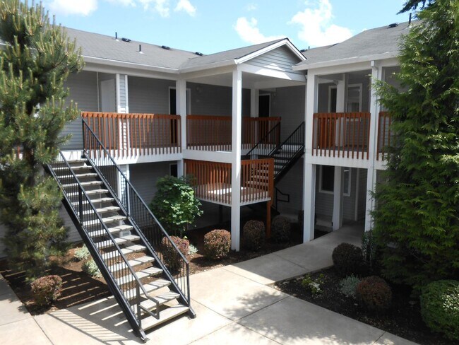 Building Photo - Top-Floor 1 Bdr w/ Private Balcony w/ FREE RENT Ready Now!