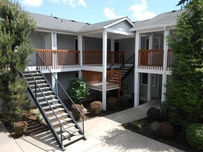 Building Photo - Top-Floor 1 Bdr w/ Private Balcony Ready Soon!