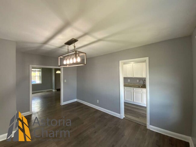 Building Photo - 3 Bedroom Home with Den and Fenced Yard in Quiet Neighborhood