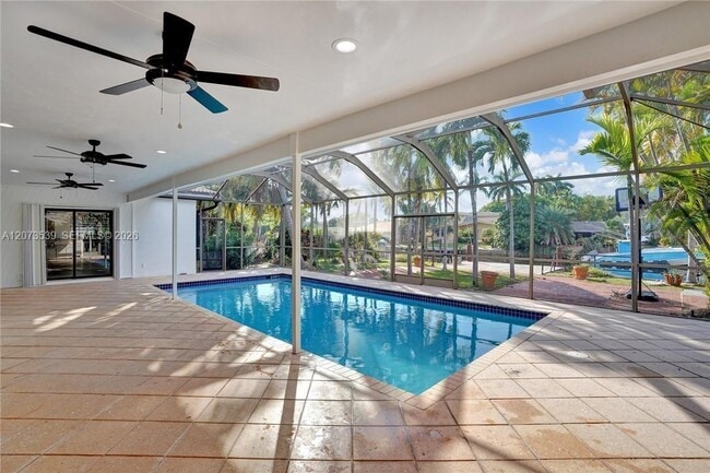 Building Photo - 612 Hibiscus Dr