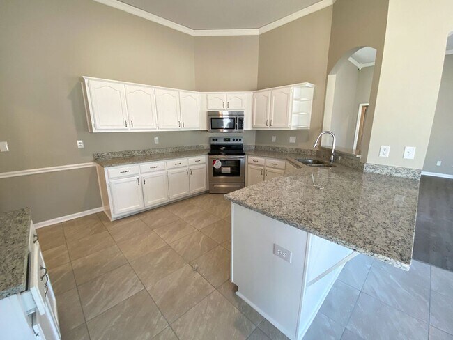 Building Photo - 4 bed, 2 bath in Cordova with ss appliance...