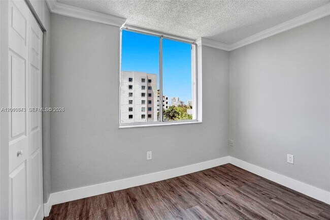 Building Photo - 126 SW 17th Rd