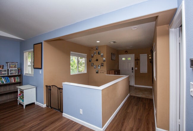 Building Photo - Ocean, Mountains & Sunset Views - 27 PV Panels