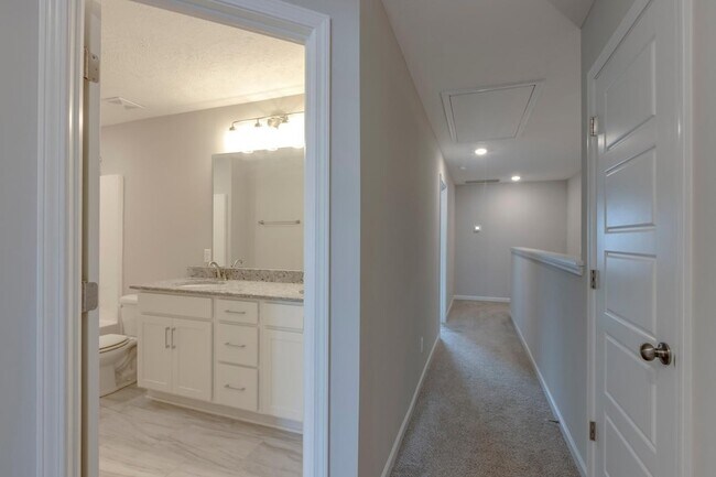 Building Photo - 4327 Doral Dr