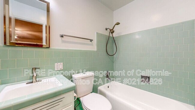 Building Photo - 2450 Grosse Ave