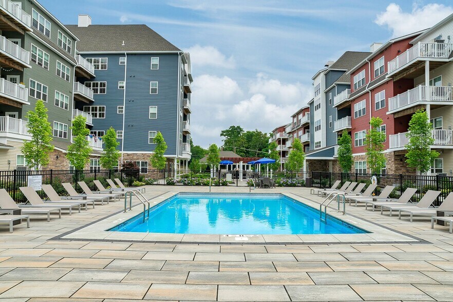 Primary Photo - Hudson Square