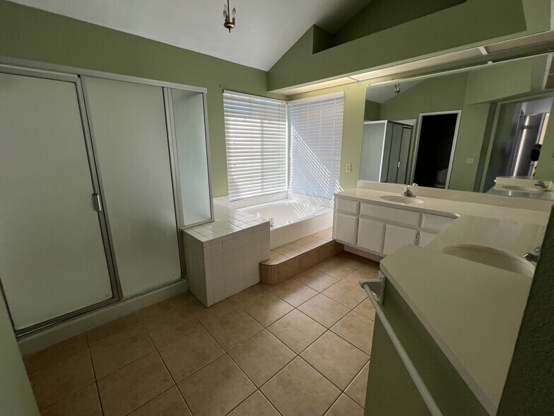 Building Photo - 10484 Agate Ave