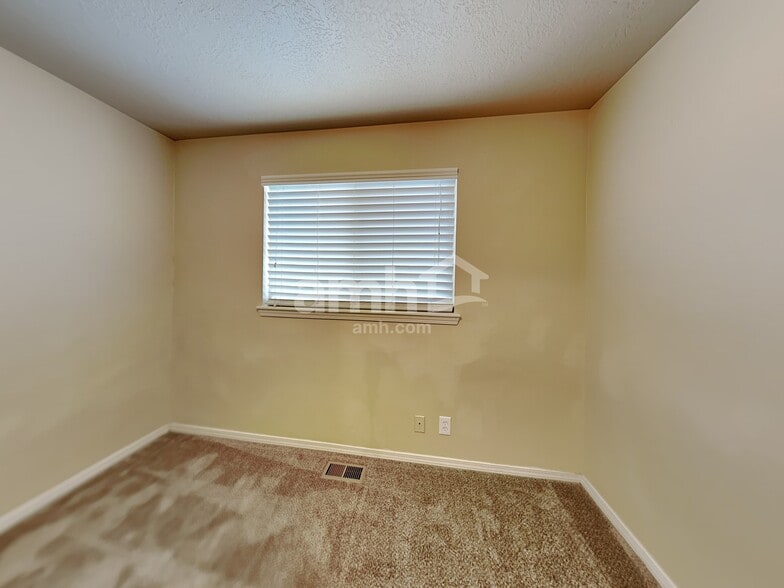 Building Photo - 37 Boardwalk Way