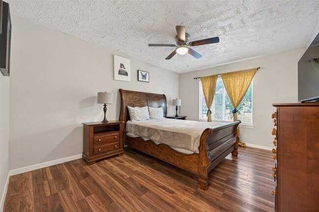 Building Photo - 10555 Turtlewood Ct