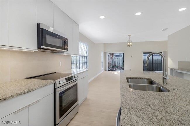 Building Photo - 840 Meadowland Dr