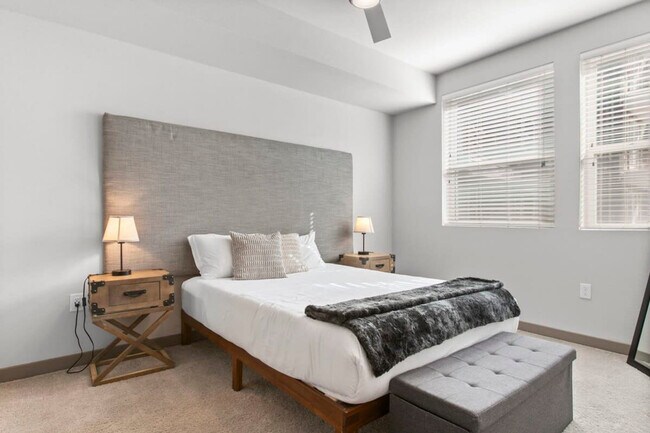 Building Photo - 400 N 2nd Ave