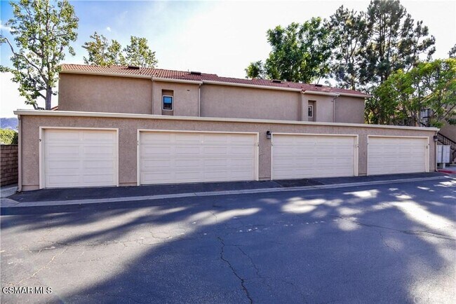 Building Photo - 2328 Archwood Ln