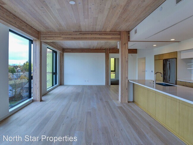 Building Photo - 2 br, 2 bath House - 12 NE Fremont St Unit 5E