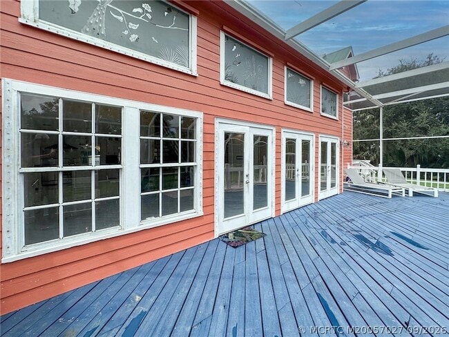 Building Photo - 521 SW Marion Ct