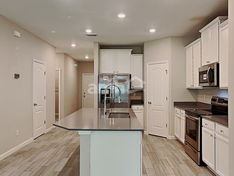 Building Photo - 16173 Alison Creek Dr