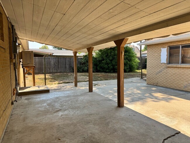 Building Photo - 7295 Winona Ct