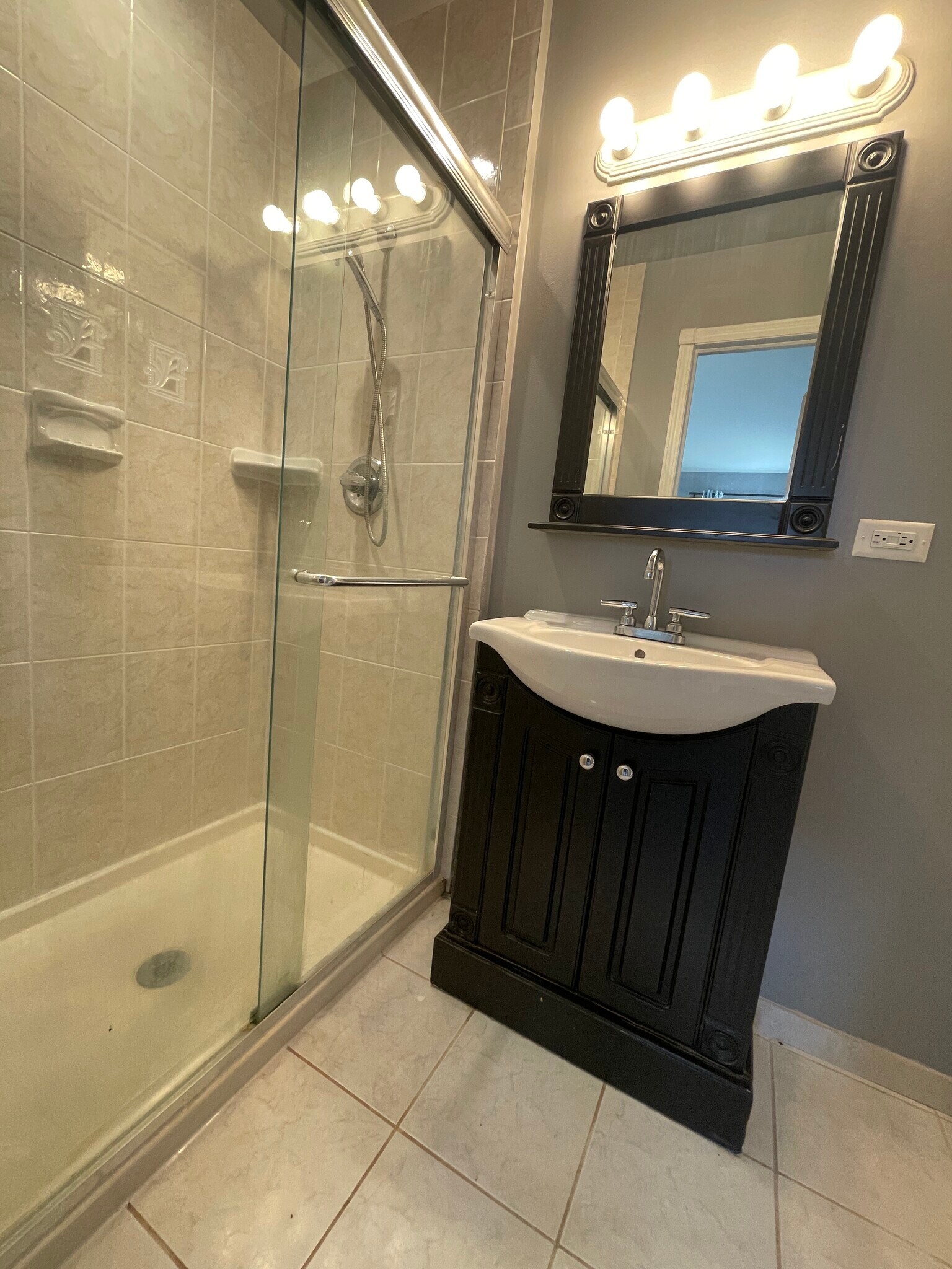 Building Photo - 1105 E Ardyce Ln