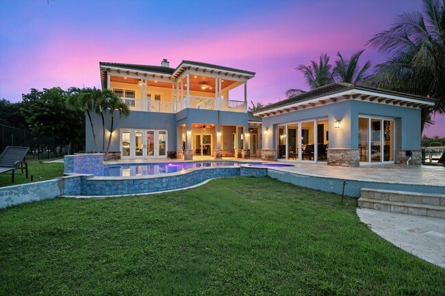 Building Photo - 614 S Lake Dr