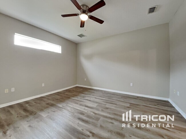 Building Photo - 4330 Marchmont Blvd
