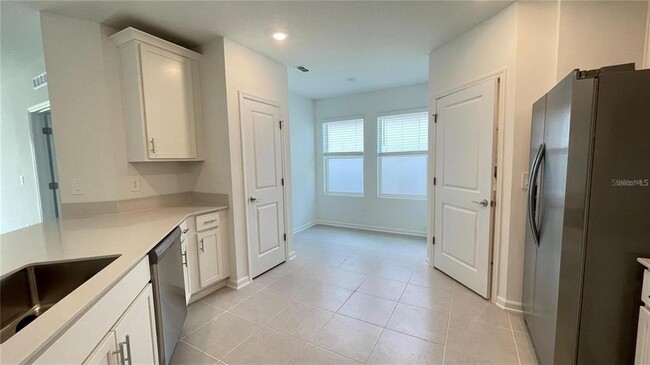 Building Photo - 5652 Lemon Grass St