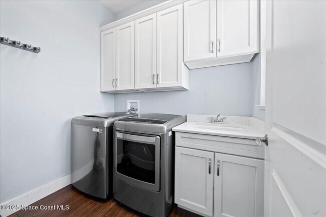 Building Photo - 105 Sea Dunes Dr