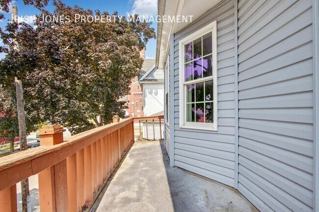 Primary Photo - 269 Whitney Pl