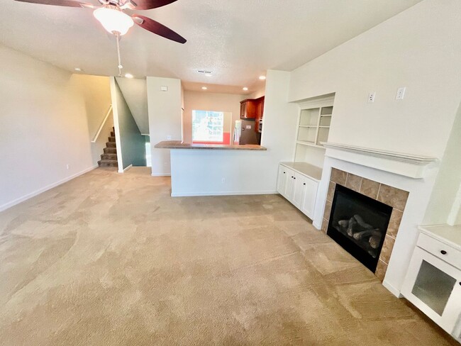 Building Photo - $500 RENT CREDIT! Two Bedroom Townhome wit...