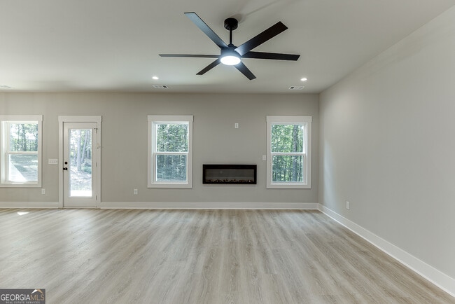 Building Photo - 110 Rains Rd