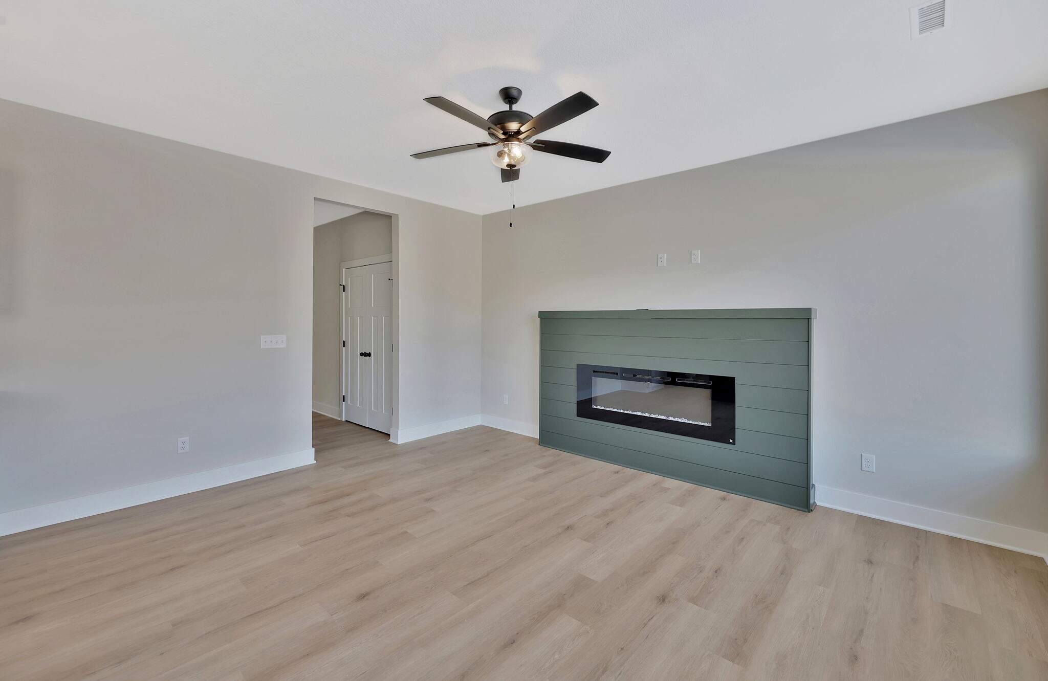 Building Photo - 2265 N 159th Ct E