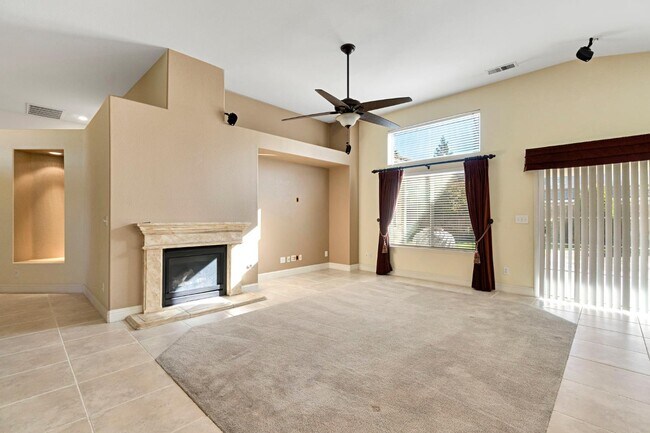 Building Photo - 2157 S Eddy Ave