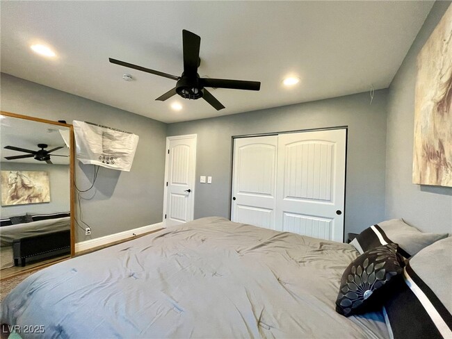 Building Photo - 2246 Windsor Dr