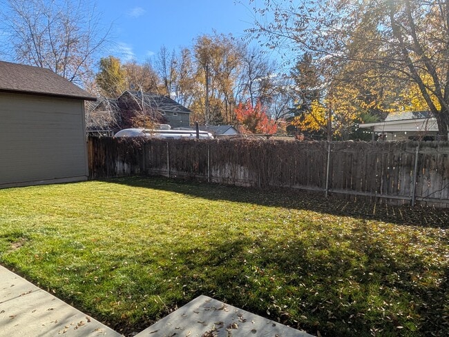 Building Photo - 400 S Curtis Rd