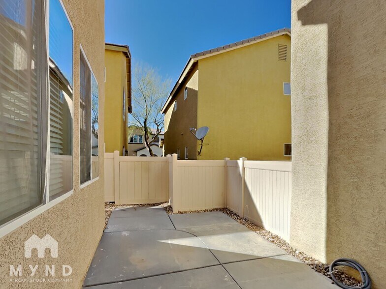 Building Photo - 6773 Winding Wood St