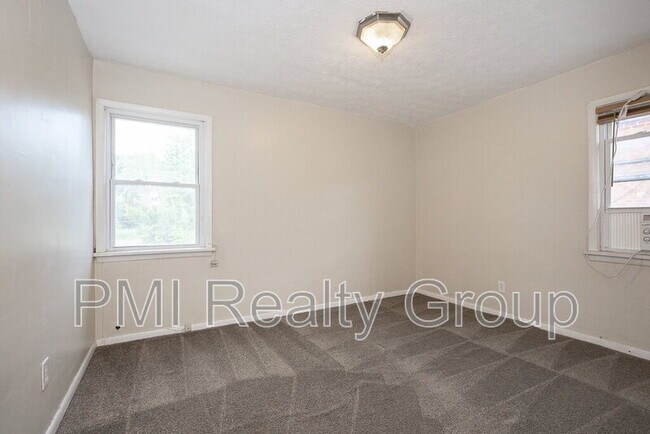 Building Photo - 1520 Coventry Rd