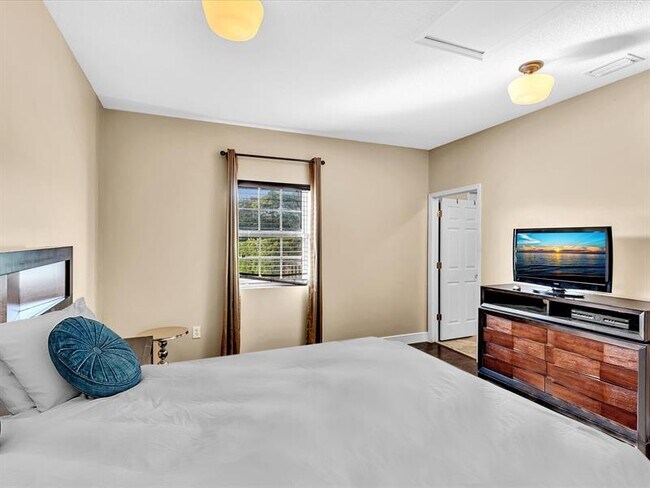 Building Photo - 8567 NW 41 St