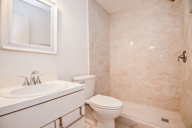 Building Photo - 13730 Shirebrook Dr