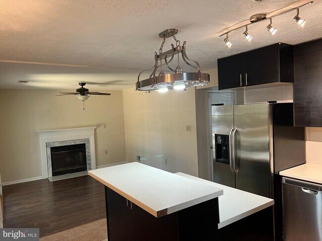 Building Photo - 6638 Antelope Ct