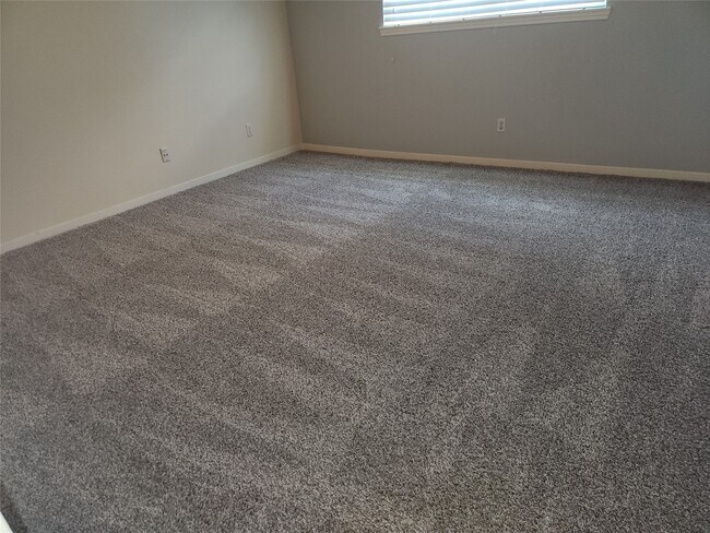 Building Photo - 10352 Longmont Dr