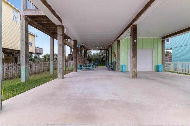 Building Photo - 4111 Isla Del Sol Dr