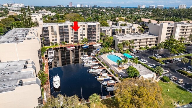 Building Photo - 3 Royal Palm Way