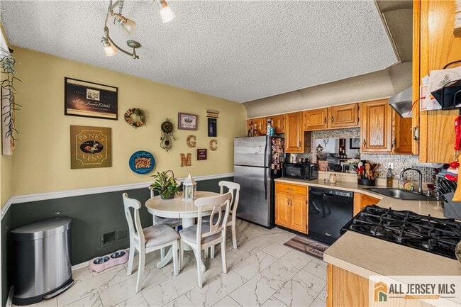 Building Photo - 417 Northam Dr