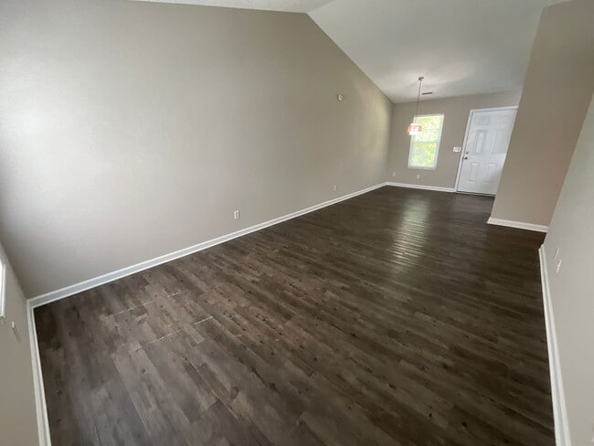 Building Photo - 2709 Ingleside Dr