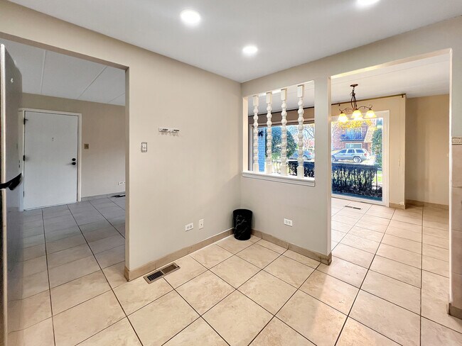 Building Photo - 10702 Keating Ave