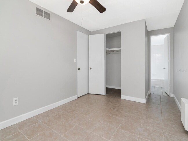 Building Photo - 104 Karde Ln