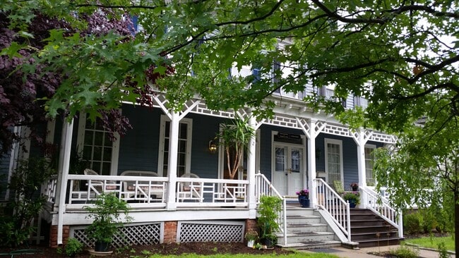 Primary Photo - 2 Perry St