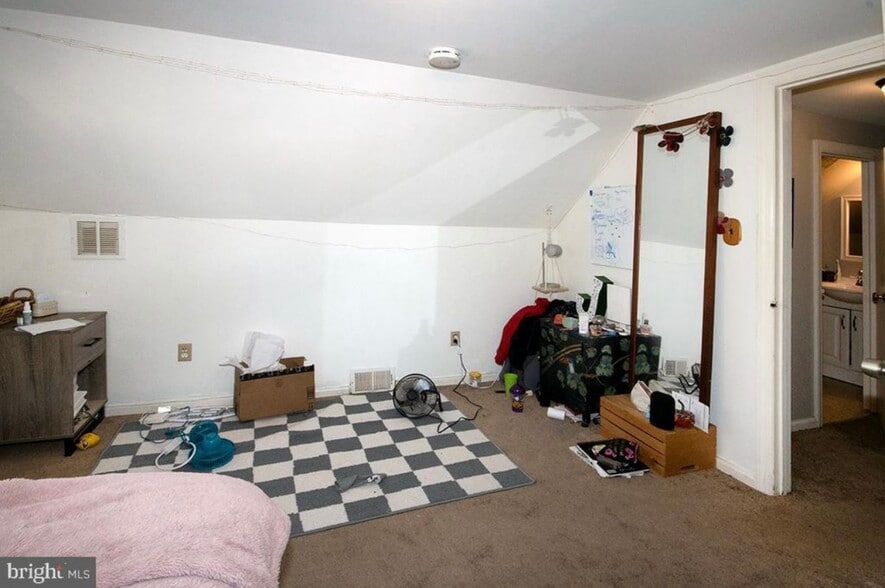 Building Photo - 316 University Blvd