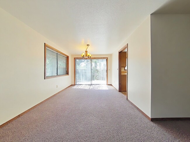 Building Photo - SPRING SPECIAL ~ $1150 OFF FIRST MONTH RENT